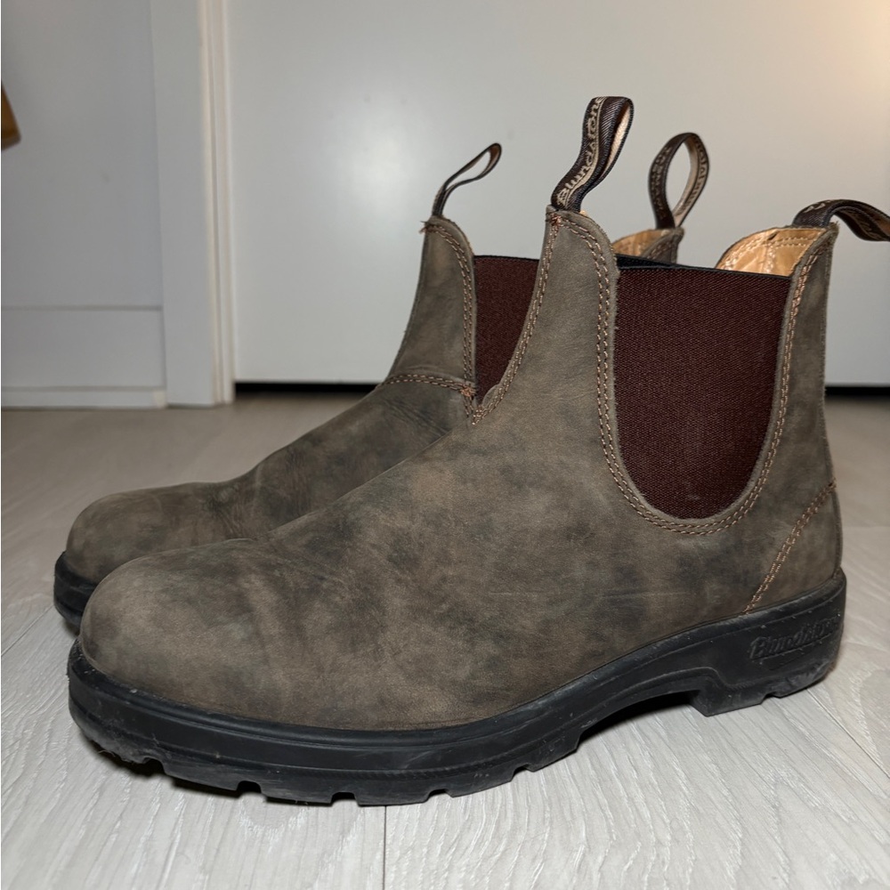 Blundstone 585 Classic Chelsea Boot (M 8, W 10) *SEE DESCRIPTION**